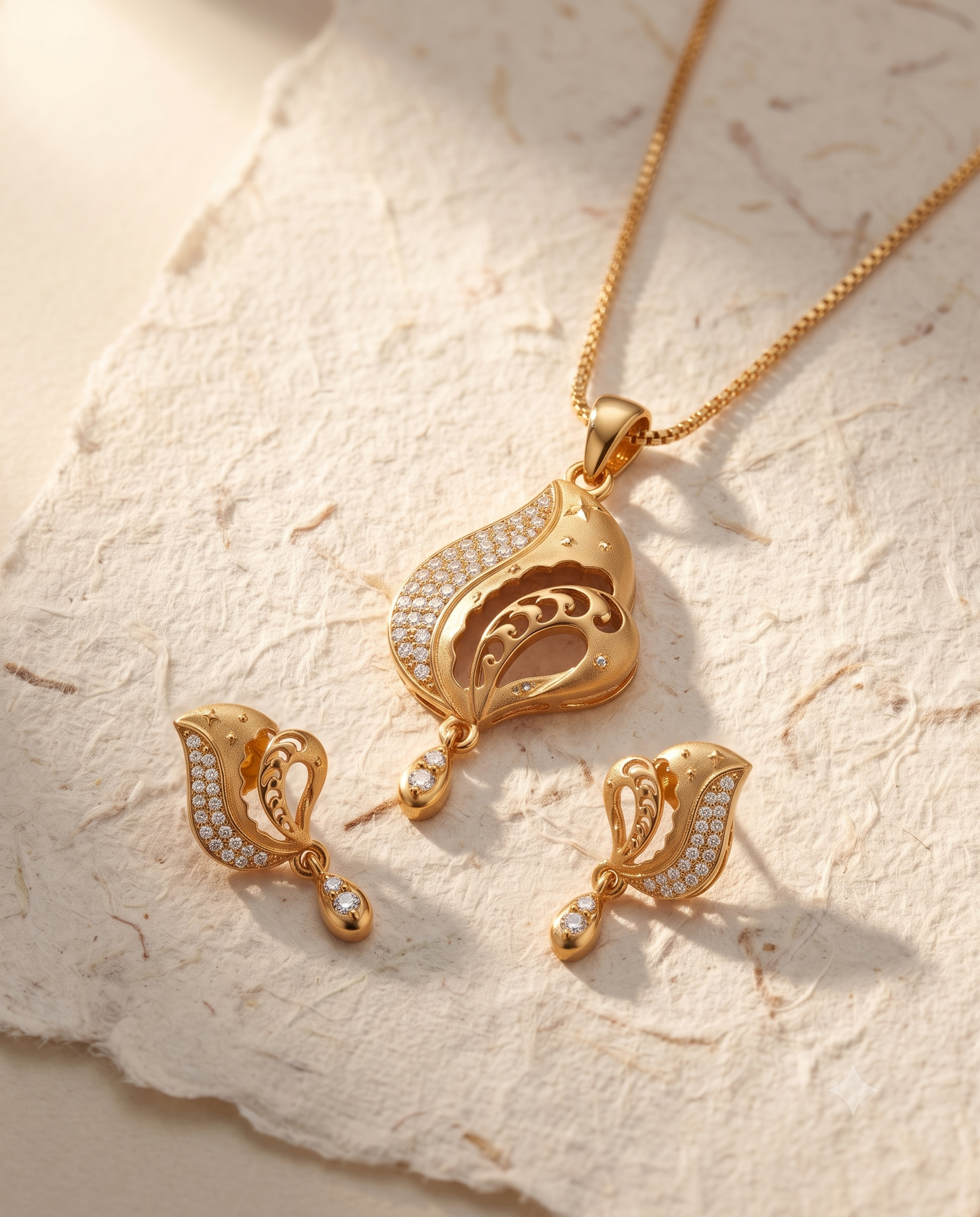 Royal Paisley Grace Pendant & Earrings Set