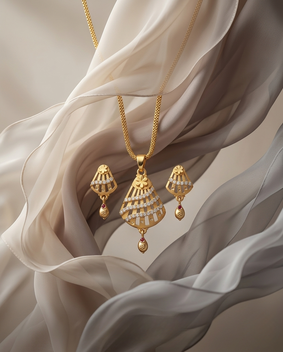 Micro Gold Platted Elegant Designer Pendant & Earrings Set