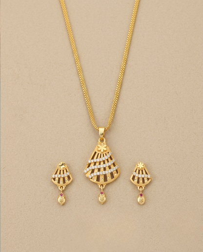 Micro Gold Platted Elegant Designer Pendant & Earrings Set