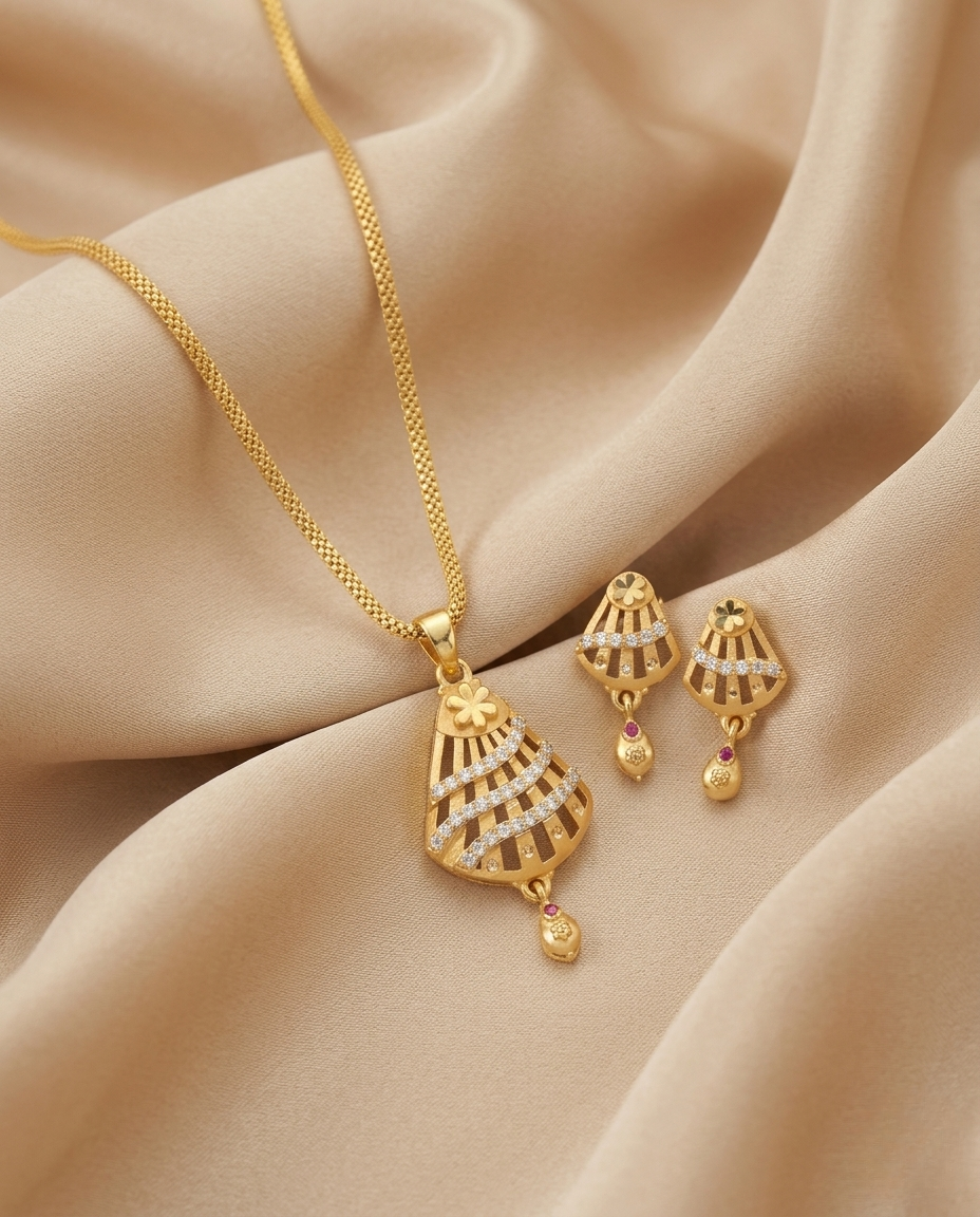 Micro Gold Platted Elegant Designer Pendant & Earrings Set