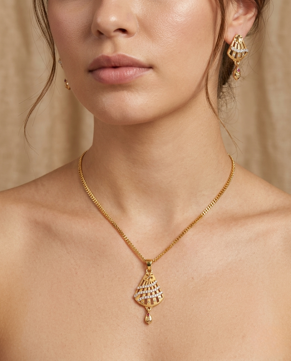 Micro Gold Platted Elegant Designer Pendant & Earrings Set